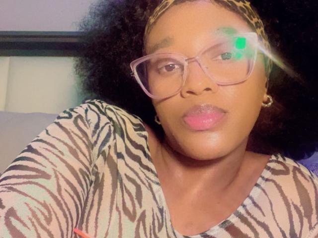 BootyBangerGoldie - Live sex cam - 24826733