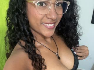 Thannia - Live sex cam - 24831873