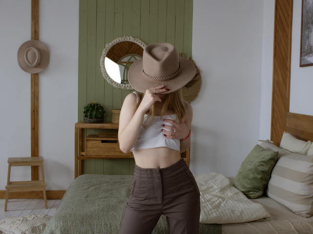 EmiliaMarshall - Sexe cam en vivo - 24834189