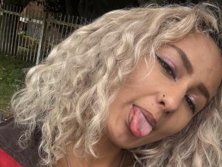 FloraSaenz - Live sex cam - 24838401
