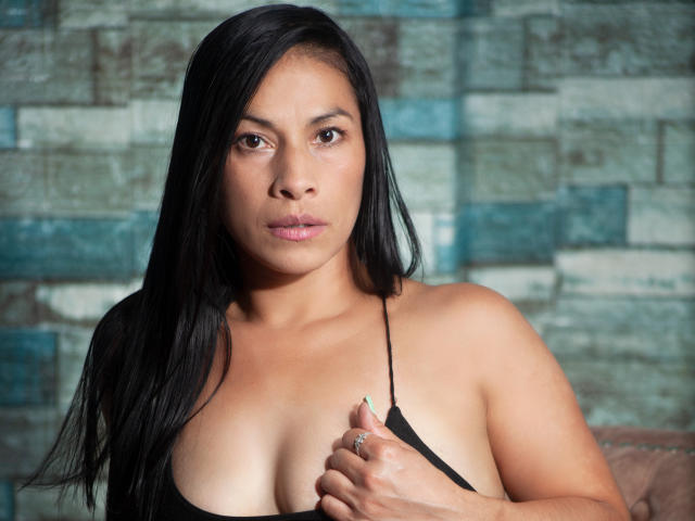 AdaraJones - Live Sex Cam - 24839753