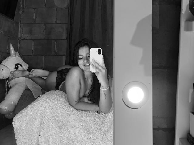 AlessiaFerry - Live sex cam - 24848541