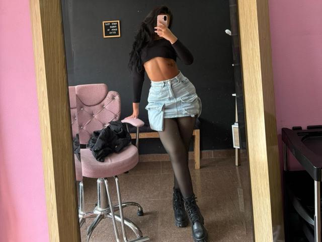 AlessiaFerry - Live Sex Cam - 24848601