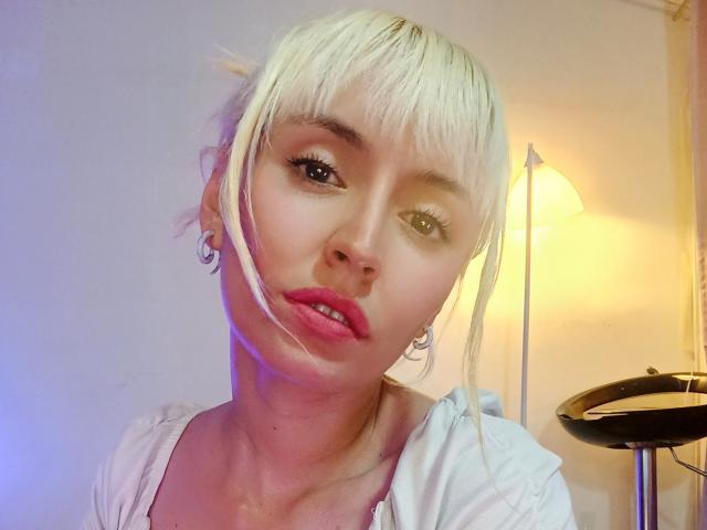 SaraleePoison - Live porn &amp; sex cam - 24859073