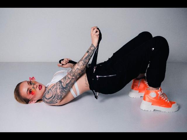 SarahRousen - Live sex cam - 24867437