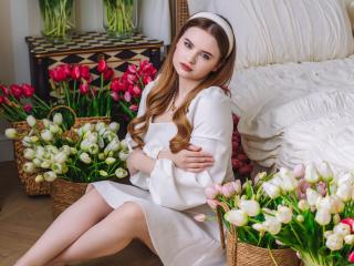 KiraBeaty - Live sex cam - 24868593