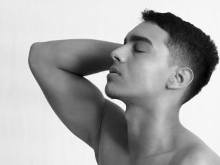 BrattOne - Live sex cam - 24871049