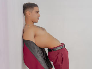 BrattOne - Live sex cam - 24871349