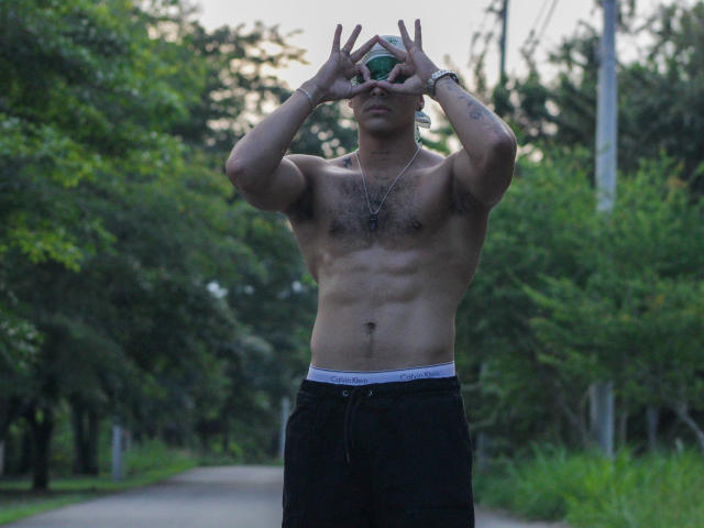 BrattOne - Live sex cam - 24871369