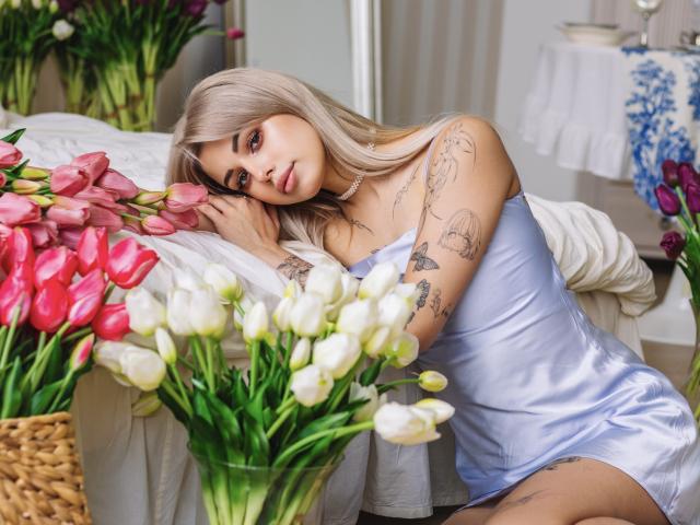 LaraMoss - Live sex cam - 24874785