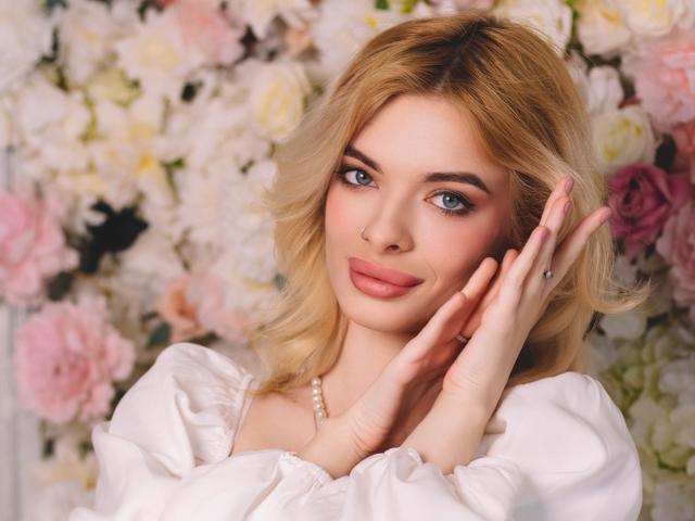AdeleClifford - Live sex cam - 24876497