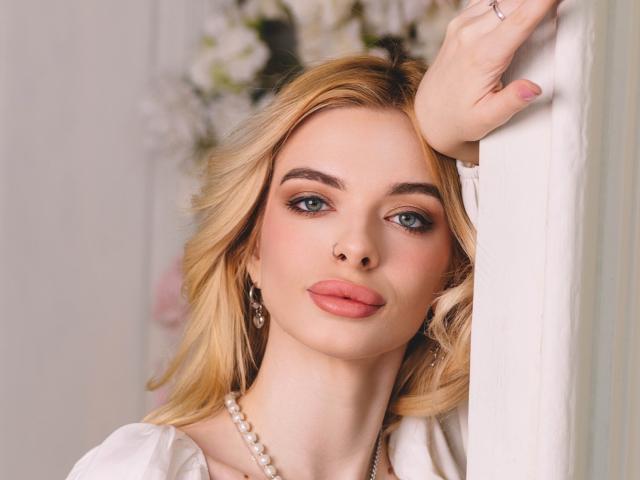 AdeleClifford - Live porn &amp; sex cam - 24876557