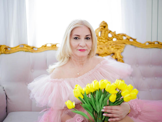 LadyJanyne - Live porn &amp; sex cam - 24879593