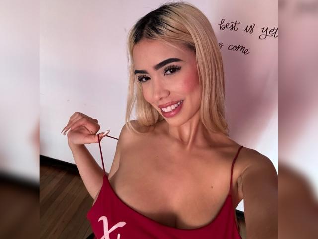 ChristieGarci - ライブポルノ&amp;セックスカム - 24902909