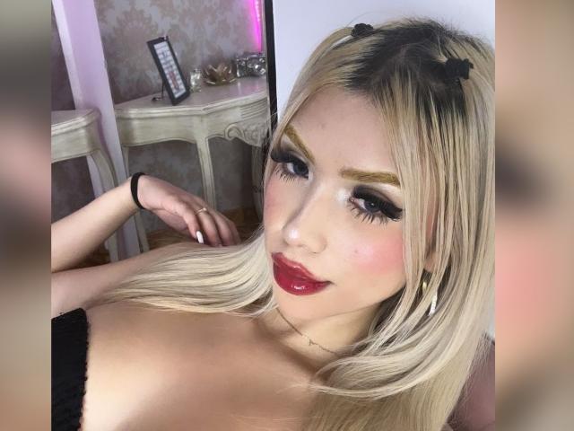 ChristieGarci - Live porn &amp; sex cam - 24903237