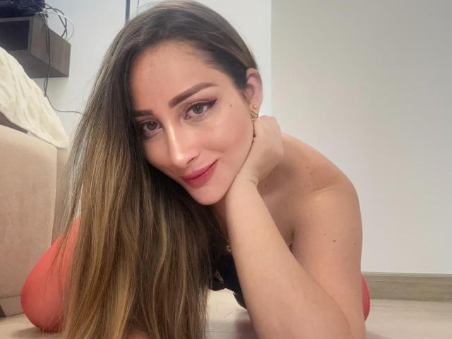 ArianaLu - Live sex cam - 24934805