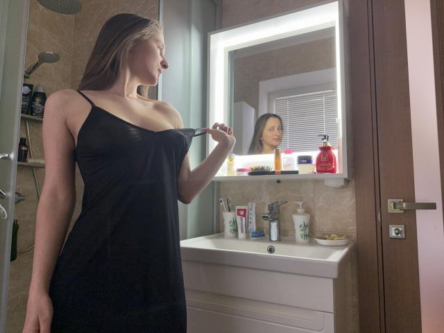 MichelleHotX69 - Live Sex Cam - 24940137