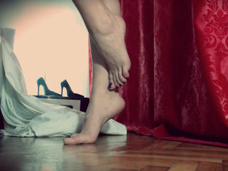 TheMysteryLady - Spectacle sex avec cette Incroyable jeune nana en chaleur rasée sur Xlove 