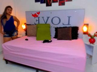 CaandyFoox - Live sex cam - 24943605