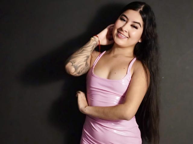 NicoleCollins - Live Sex Cam - 24960629