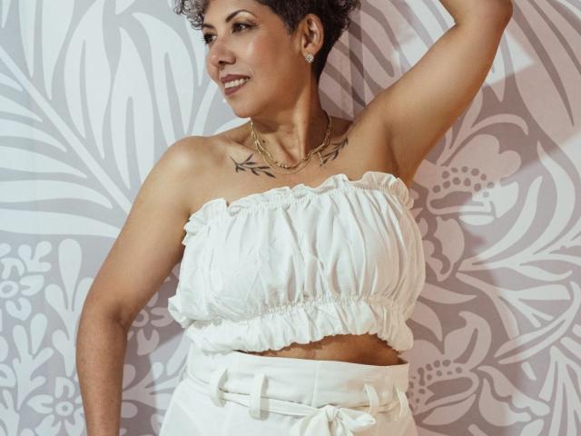 JuliaNewell - Live Sex Cam - 24964681