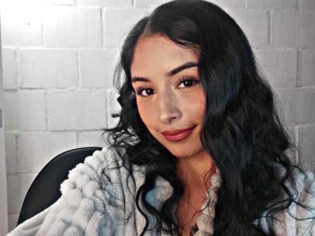 EmilyVv - Sexe cam en vivo - 24971157