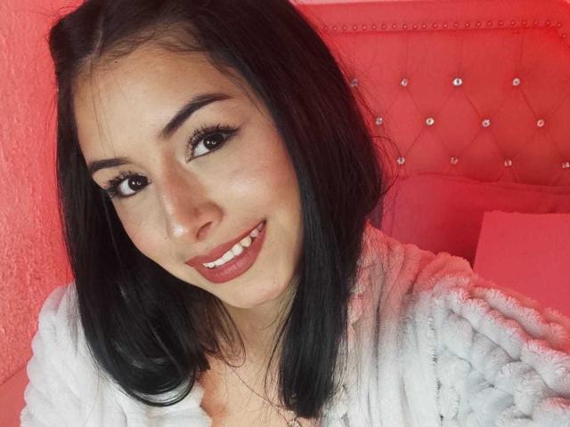 EmilyValeria - Live porn &amp; sex cam - 24971381