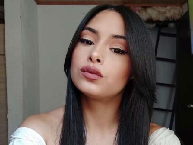 EmilyValeria - Live sex cam - 24971497