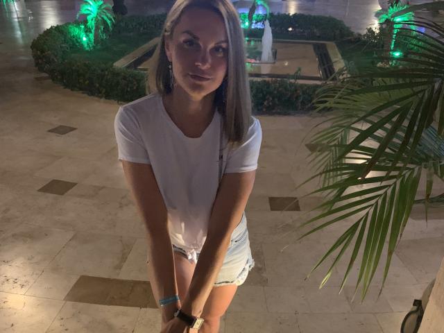 BelleLisaG - Camera khiêu dâm &amp; quyến rũ trực tiếp - 24976385