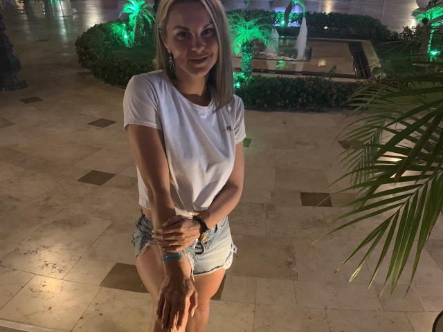 BelleLisaG - Sexe cam en vivo - 24976413