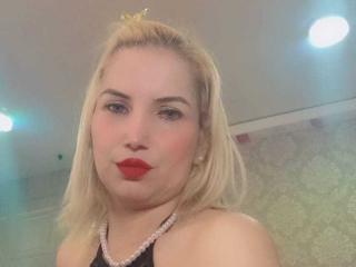 GiuliaAddams - Live sex cam - 24980909