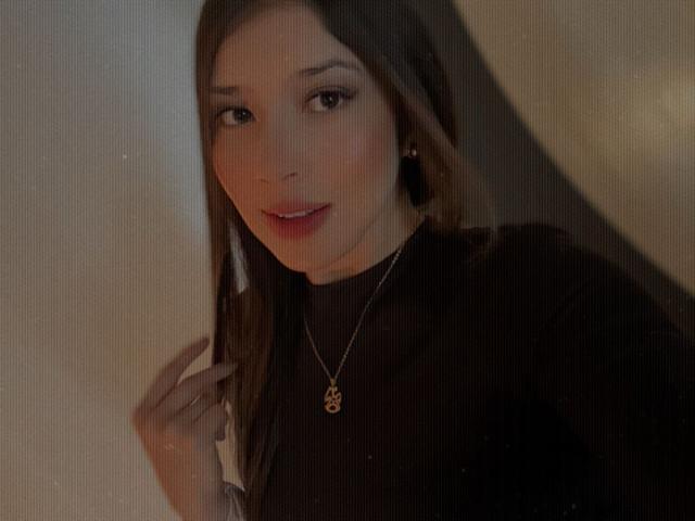 EmmaLombardi - Live porn &amp; sex cam - 24987597