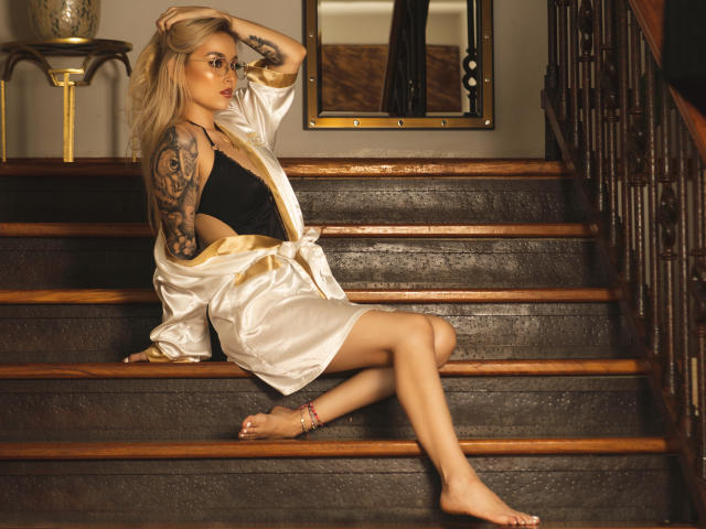 LyssaRou - Live sexe cam - 25000641