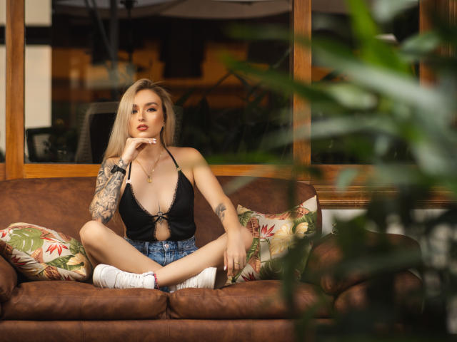 SarahRousen - Live sex cam - 25000649