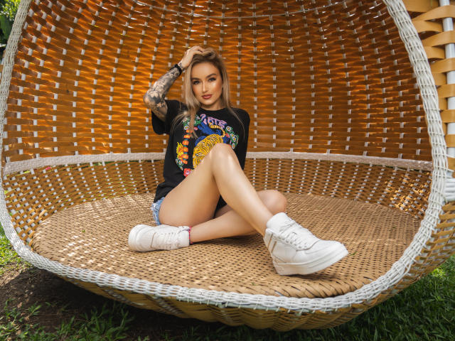 LyssaRou - Live porn &amp; sex cam - 25000673