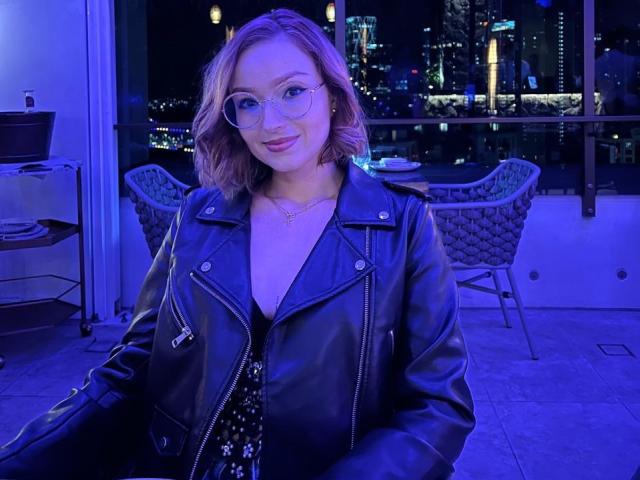 LyssaRou - Live sex cam - 25001477