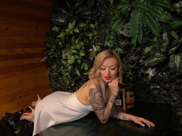 SarahRousen - Live sex cam - 25001497