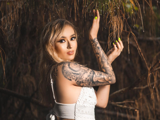 SarahRousen - Live porn &amp; sex cam - 25001581