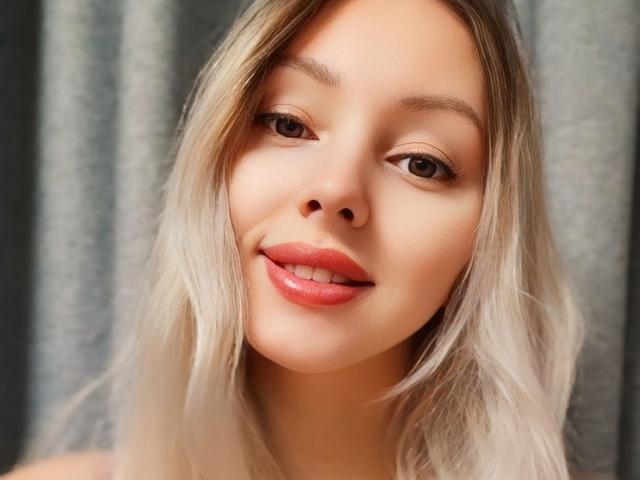 AliceSmiles - Live sex cam - 25004797