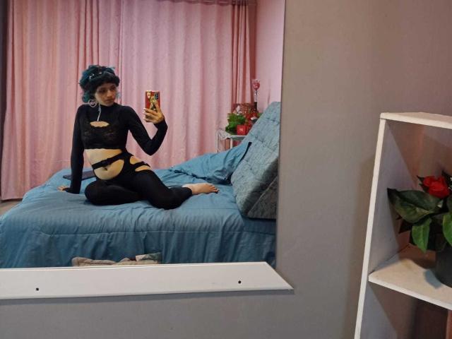 EmmaCourse - Live sexe cam - 25007281