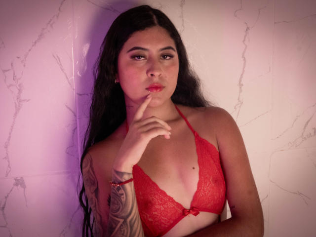 NicoleCollins - Sexe cam en vivo - 25010341