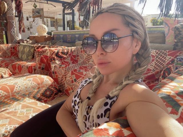 AvaGreenx - Live porn &amp; sex cam - 25021417