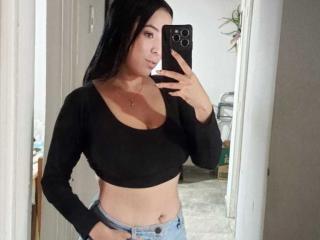 DanielleAdams - Live porn &amp; sex cam - 25021557