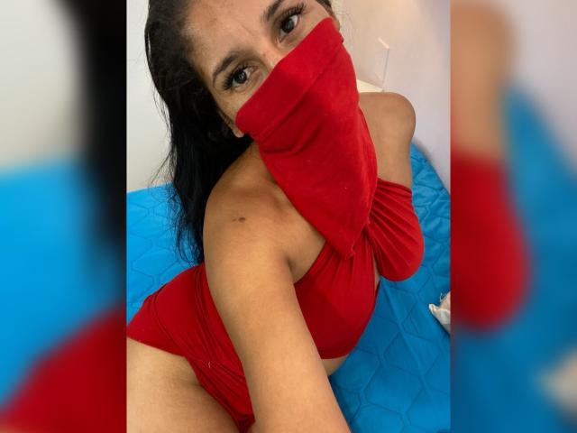 KiraTaleb - Live sex cam - 25022765