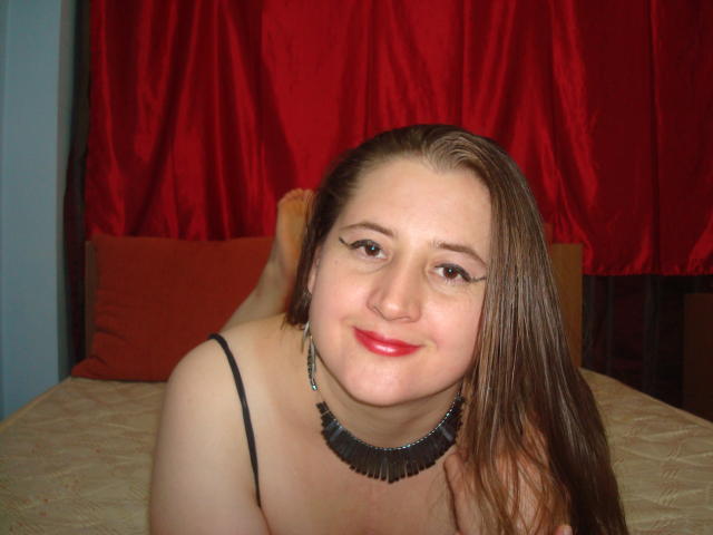 Superstar - online show hard with this big bosoms MILF 