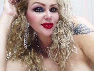 AnnaRichie - Live Sex Cam - 25026225