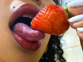 SophieSonyas - Live sex cam - 25029685