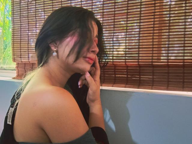 Genesiss - Live sex cam - 25031829