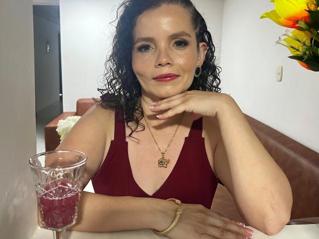 MadiFoxy - Live sexe cam - 25037981