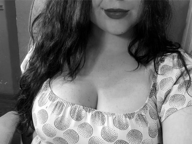 EricaLaLovely - Live sex cam - 25049217